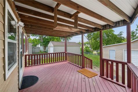 2432 9th Avenue SW Cedar Rapids IA 52404