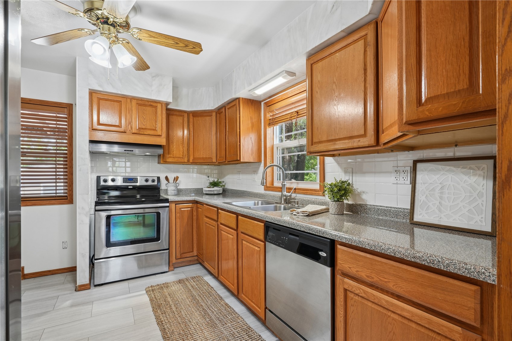 2432 9th Avenue SW Cedar Rapids IA 52404
