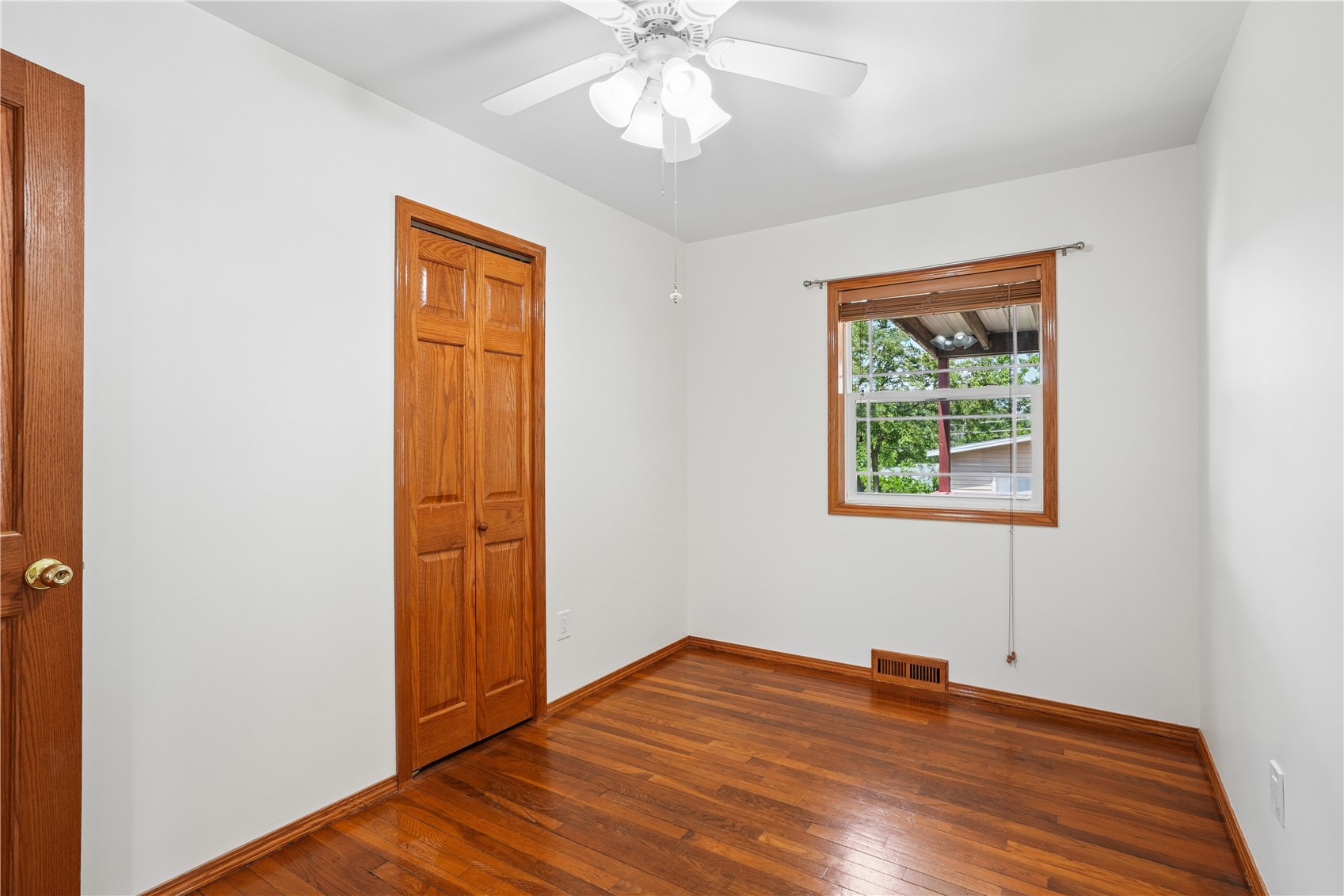 2432 9th Avenue SW Cedar Rapids IA 52404