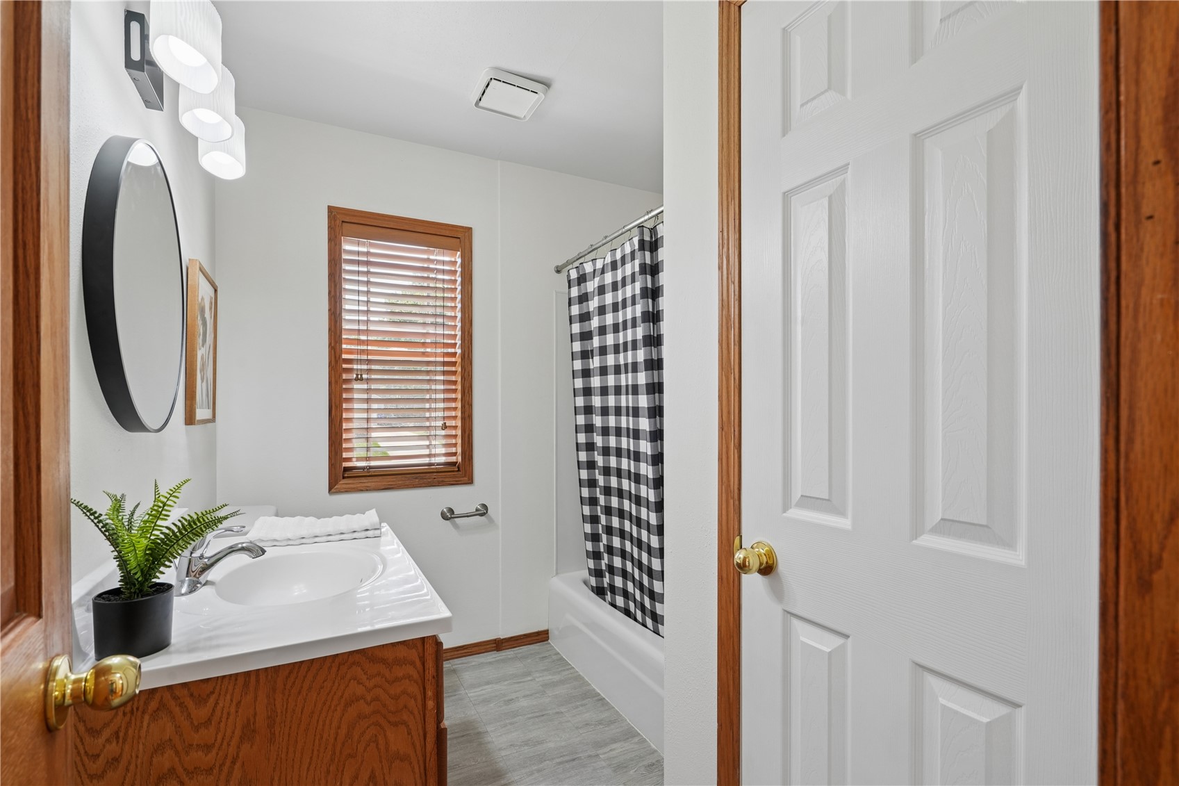 2432 9th Avenue SW Cedar Rapids IA 52404
