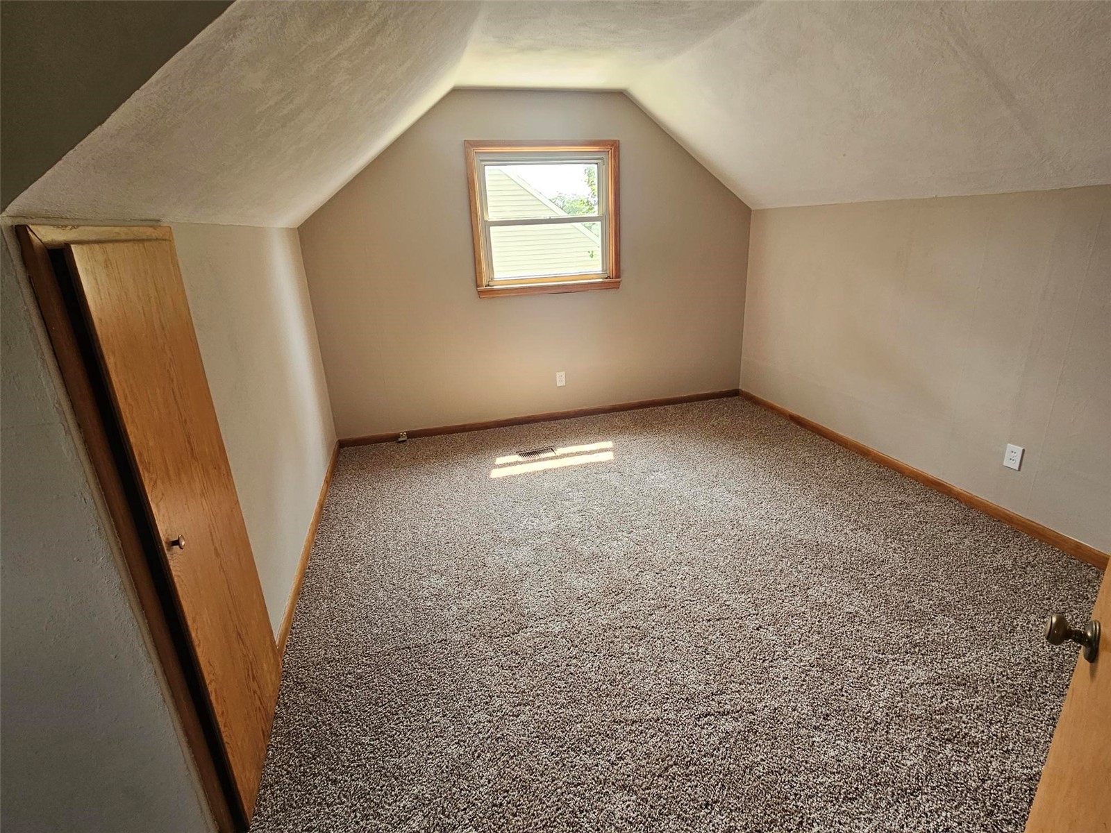 1460 Hollywood Boulevard NE Cedar Rapids IA 52402