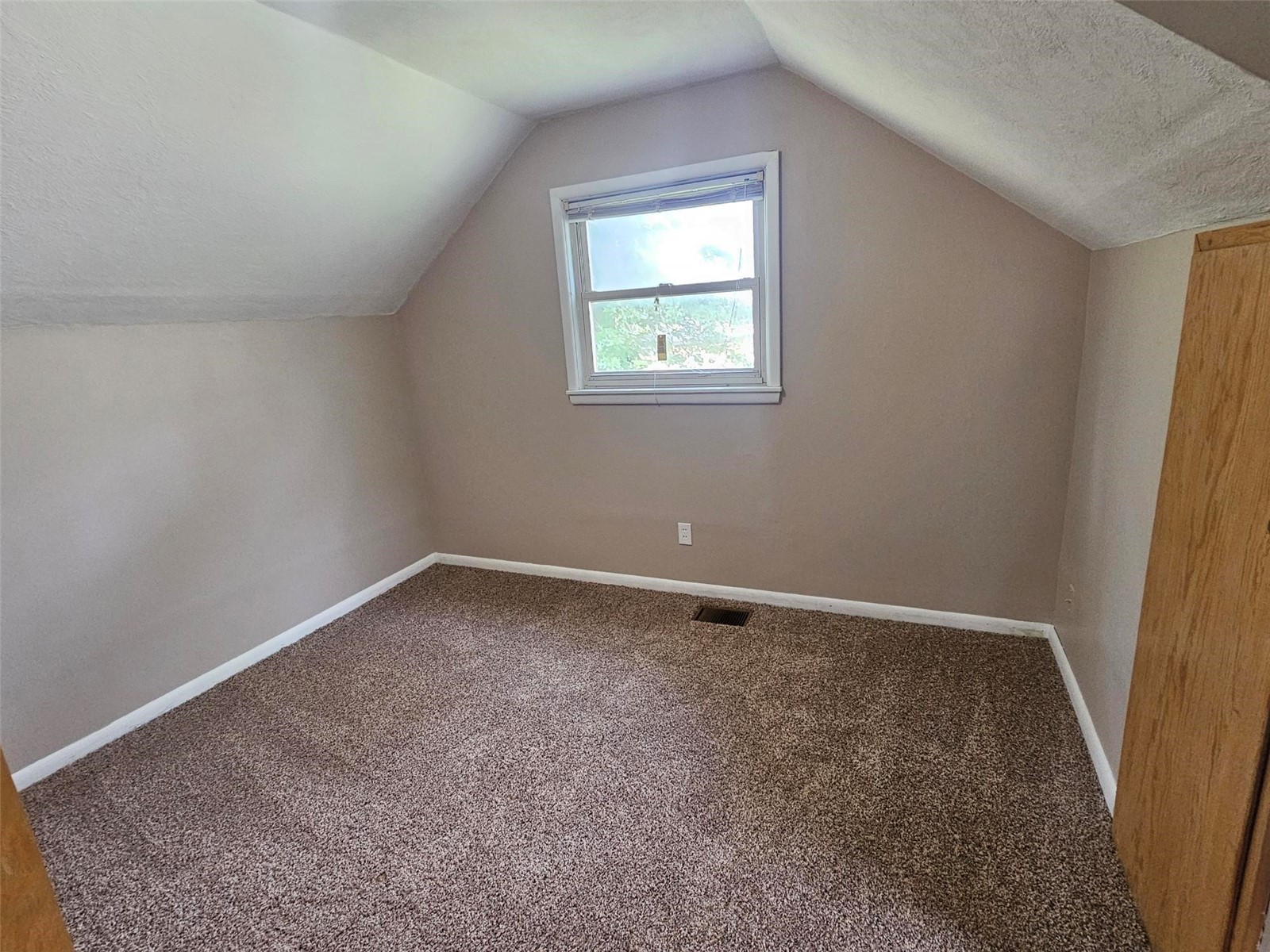 1460 Hollywood Boulevard NE Cedar Rapids IA 52402