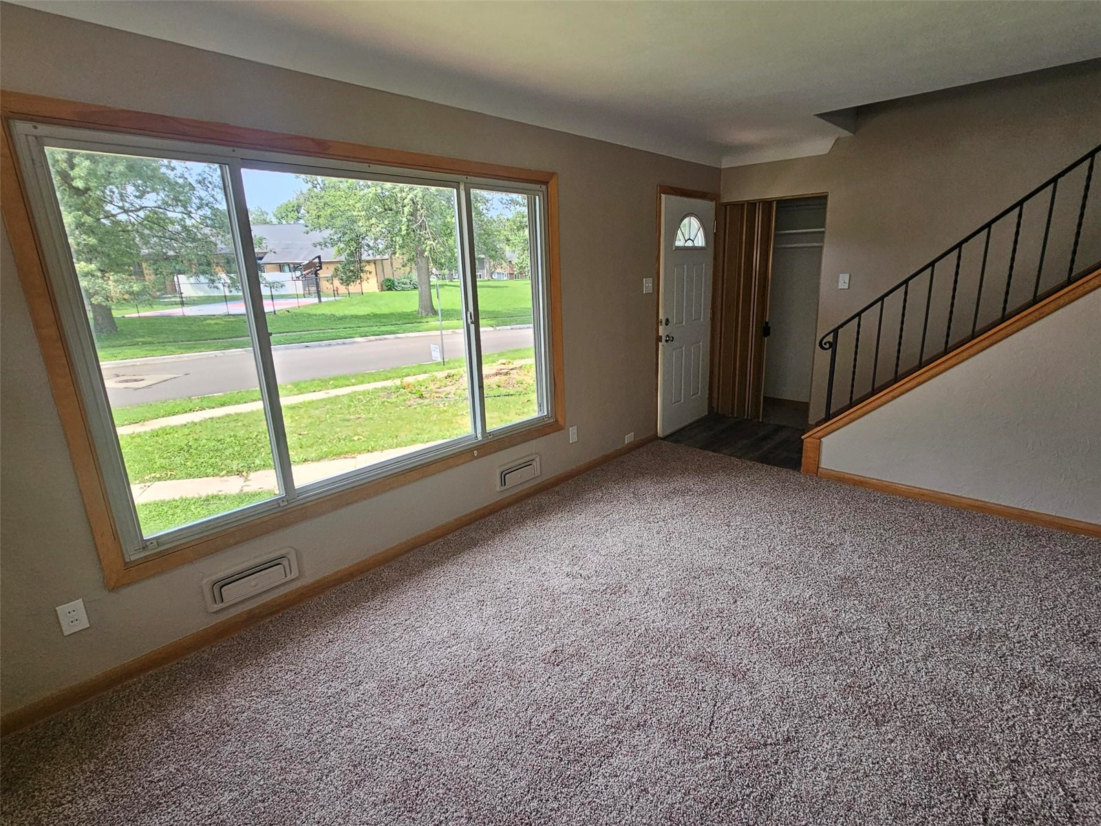 1460 Hollywood Boulevard NE Cedar Rapids IA 52402