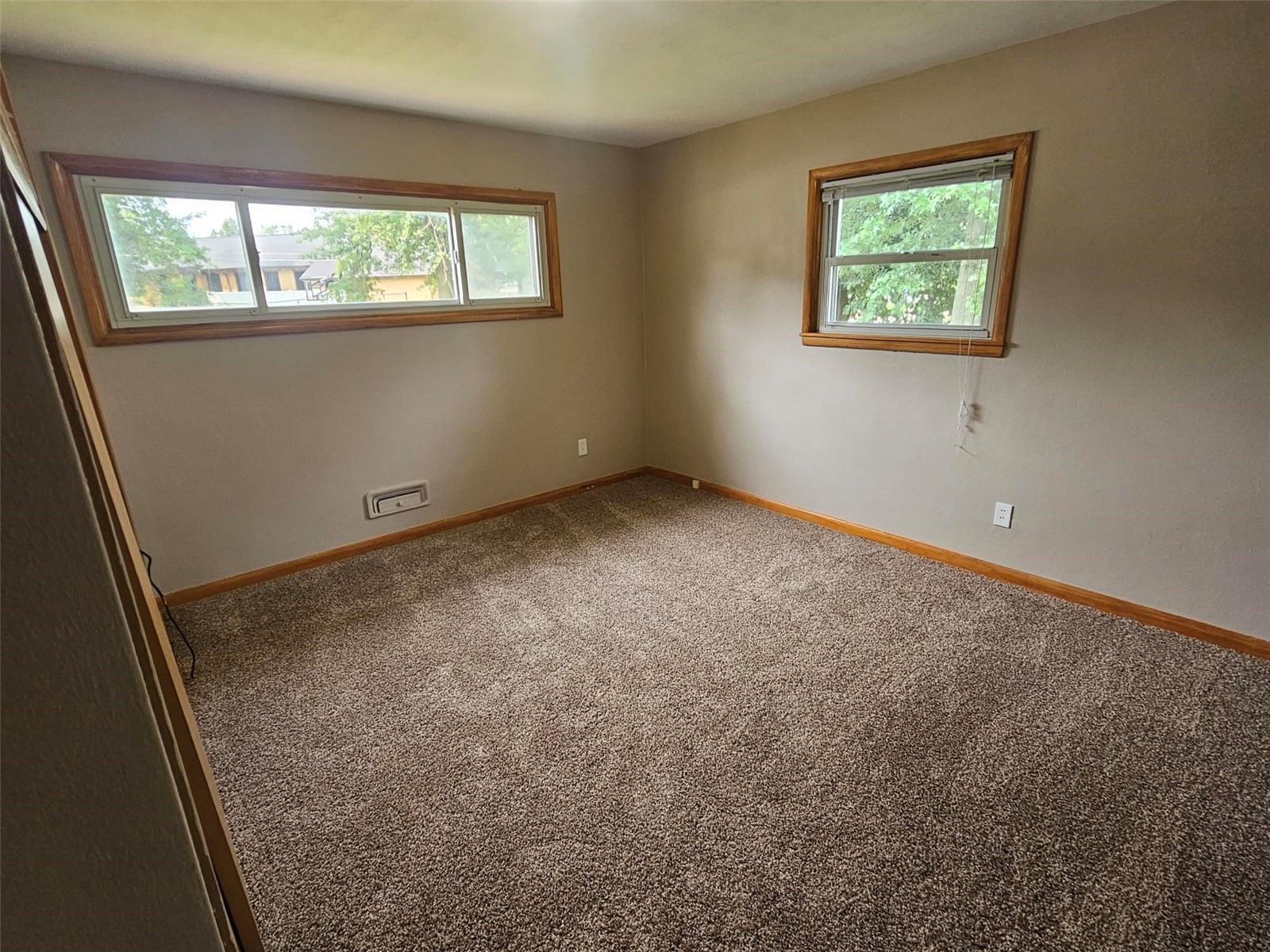 1460 Hollywood Boulevard NE Cedar Rapids IA 52402