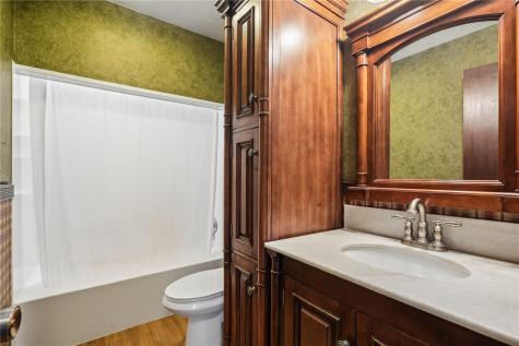 3620 Western Pine Drive NE Cedar Rapids IA 52402