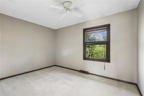 3620 Western Pine Drive NE Cedar Rapids IA 52402