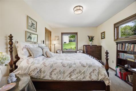 21 Fairview Knoll NE Iowa City IA 52240