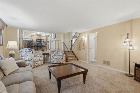 3911 Blue Mound Drive NE Cedar Rapids IA 52402