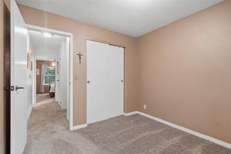 3911 Blue Mound Drive NE Cedar Rapids IA 52402