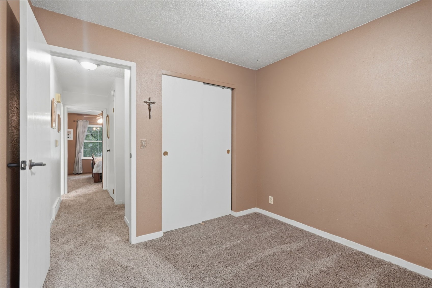 3911 Blue Mound Drive NE Cedar Rapids IA 52402