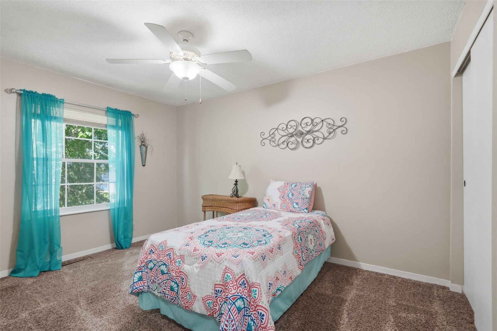 3911 Blue Mound Drive NE Cedar Rapids IA 52402