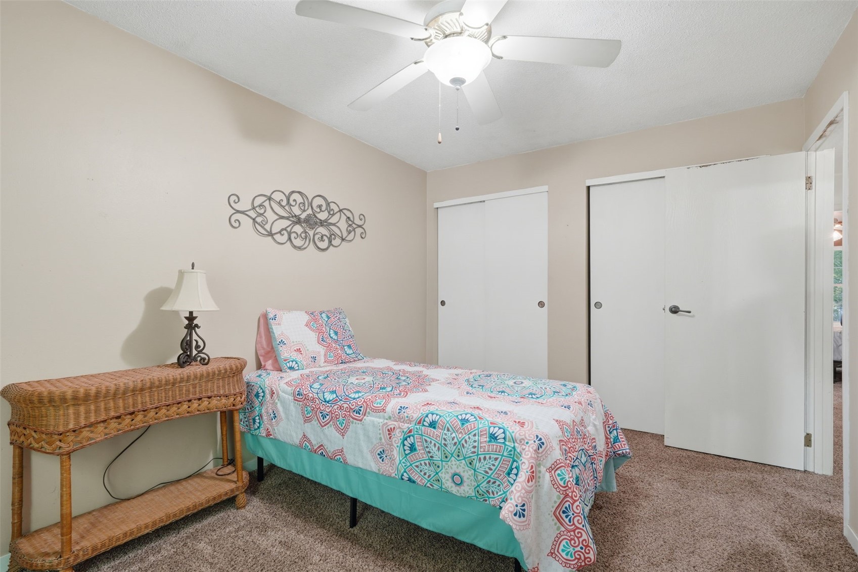 3911 Blue Mound Drive NE Cedar Rapids IA 52402