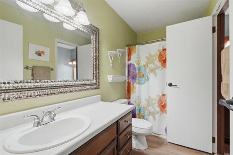3911 Blue Mound Drive NE Cedar Rapids IA 52402