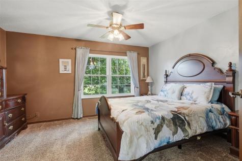 3911 Blue Mound Drive NE Cedar Rapids IA 52402
