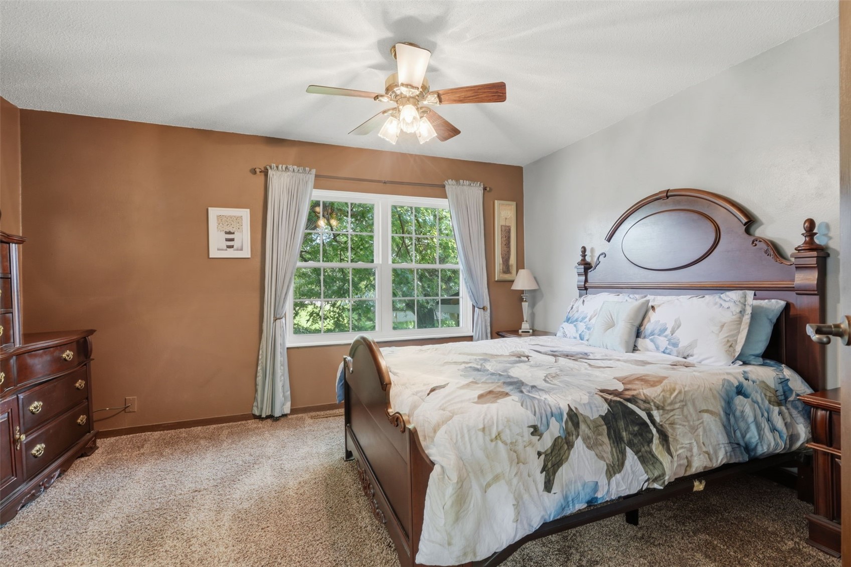 3911 Blue Mound Drive NE Cedar Rapids IA 52402