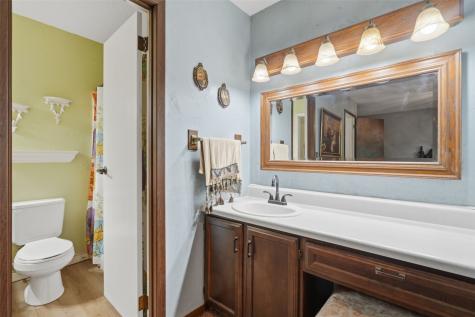 3911 Blue Mound Drive NE Cedar Rapids IA 52402