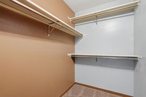 3911 Blue Mound Drive NE Cedar Rapids IA 52402