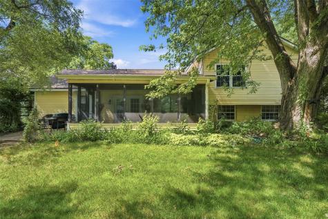 3911 Blue Mound Drive NE Cedar Rapids IA 52402