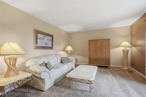 3911 Blue Mound Drive NE Cedar Rapids IA 52402