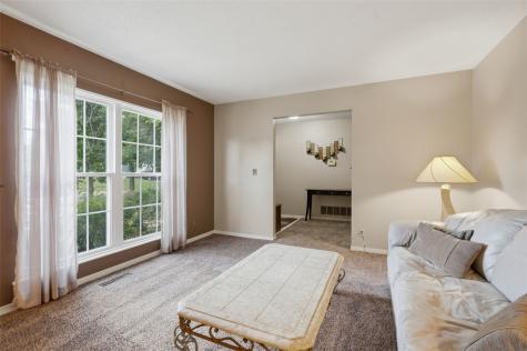 3911 Blue Mound Drive NE Cedar Rapids IA 52402
