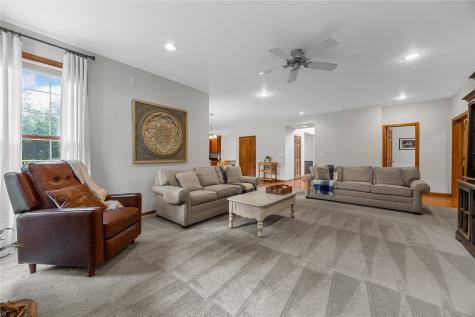 4600 Deer View Road Cedar Rapids IA 52411