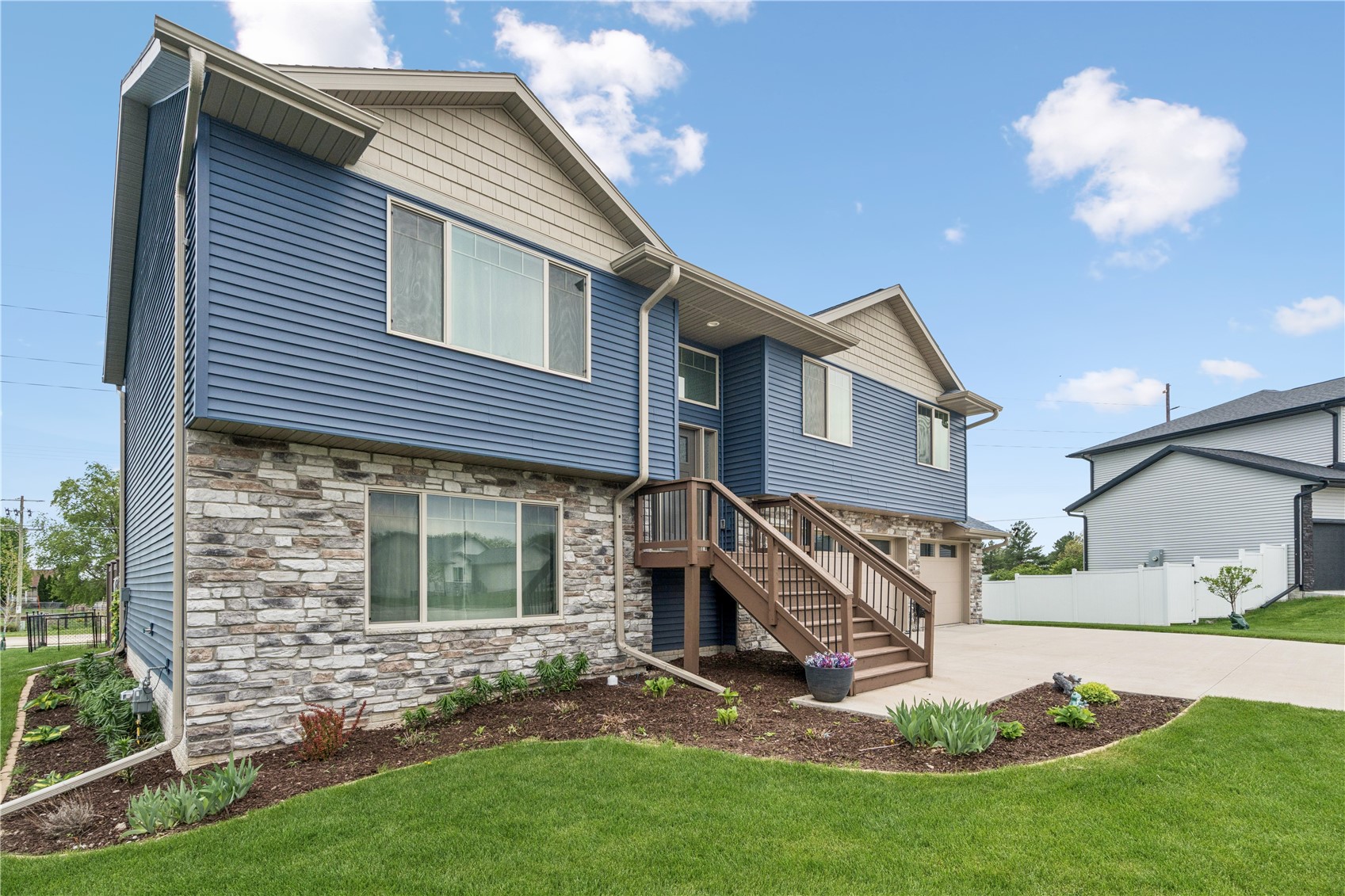 905 Carl Court Solon IA 52333