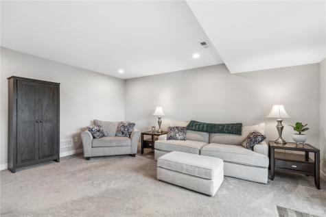 905 Carl Court Solon IA 52333