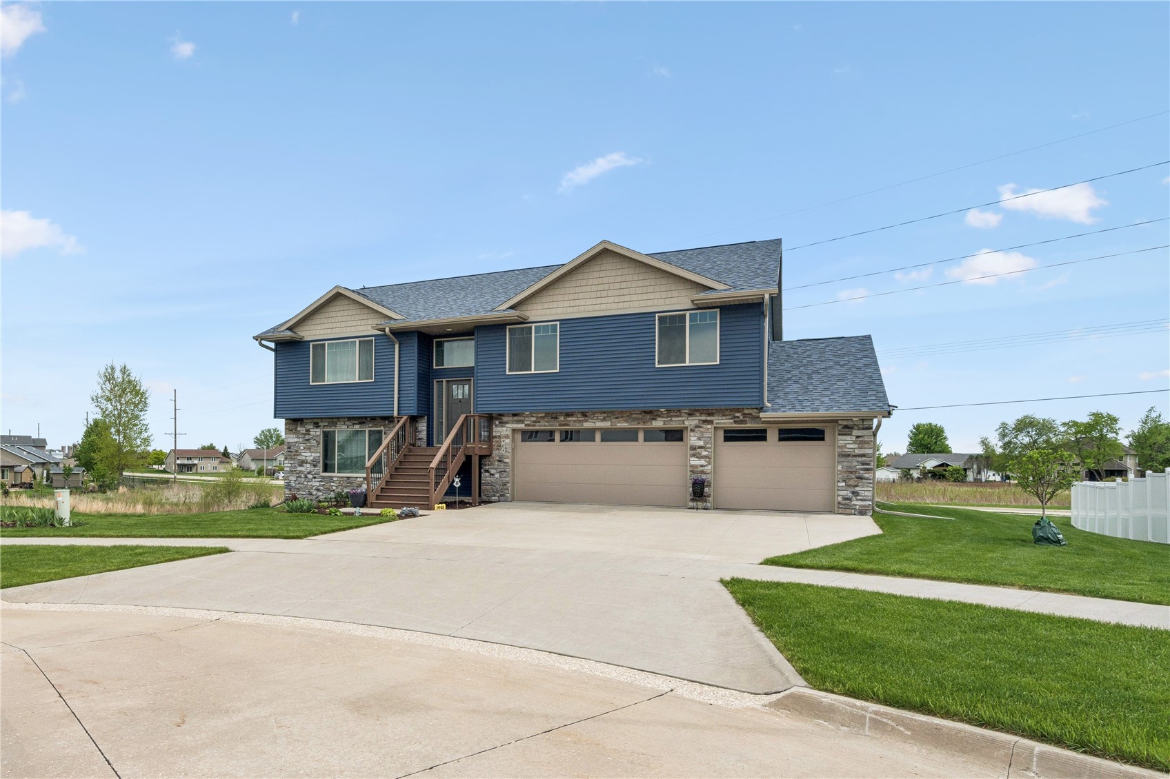 905 Carl Court Solon IA 52333