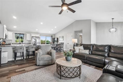 905 Carl Court Solon IA 52333