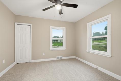 1050 27th Street NE Cedar Rapids IA 52402