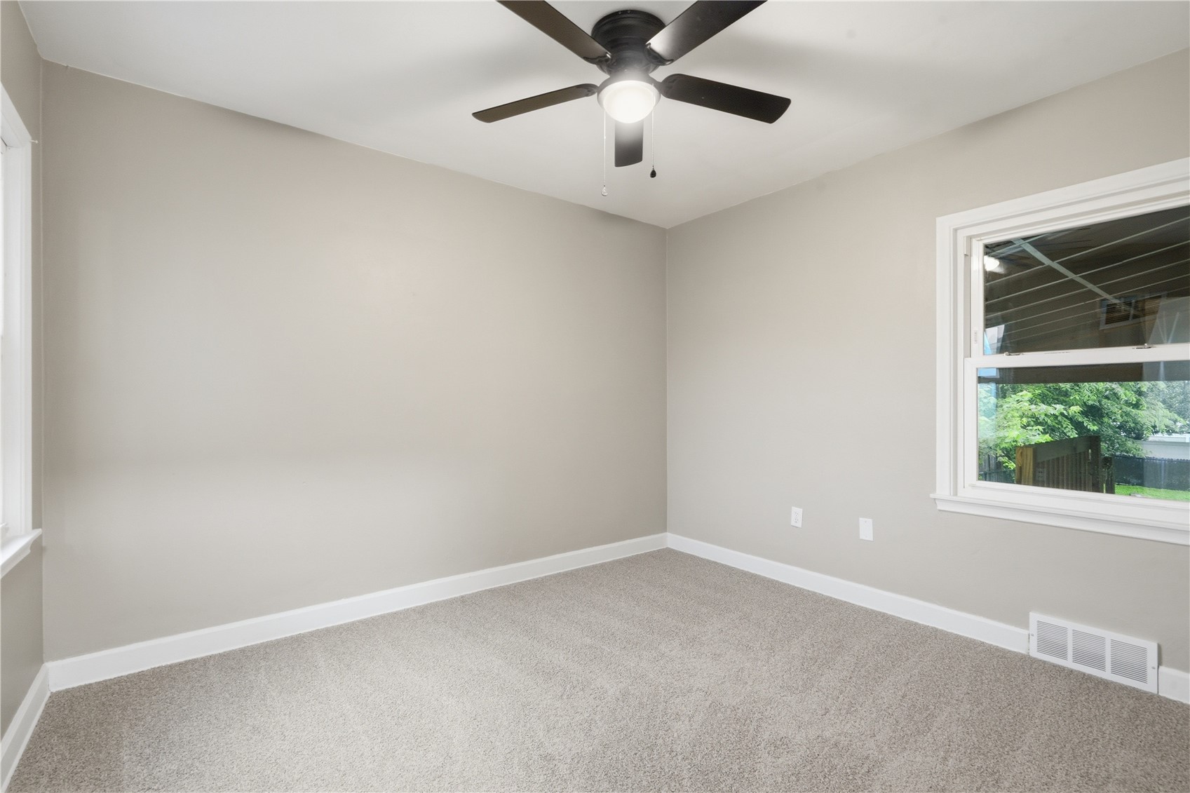 1050 27th Street NE Cedar Rapids IA 52402