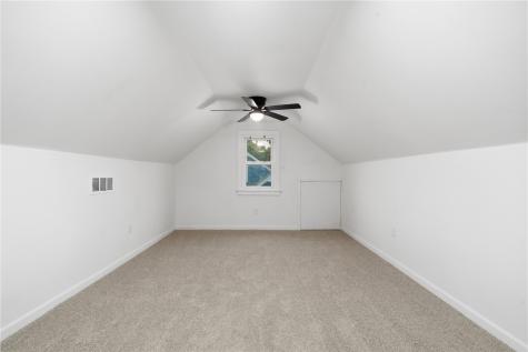 1050 27th Street NE Cedar Rapids IA 52402