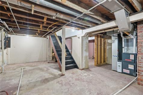 1050 27th Street NE Cedar Rapids IA 52402