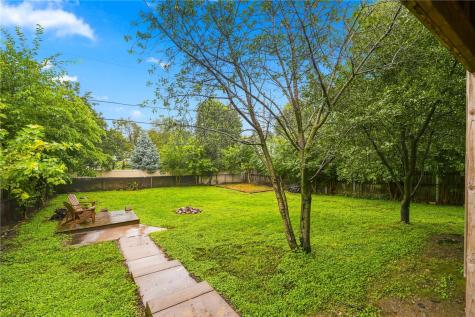 1050 27th Street NE Cedar Rapids IA 52402