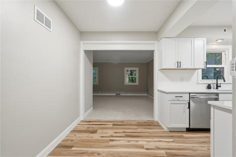1050 27th Street NE Cedar Rapids IA 52402