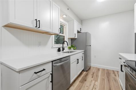 1050 27th Street NE Cedar Rapids IA 52402