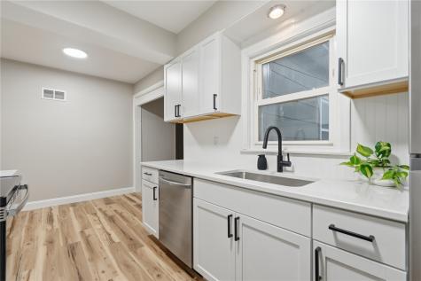 1050 27th Street NE Cedar Rapids IA 52402