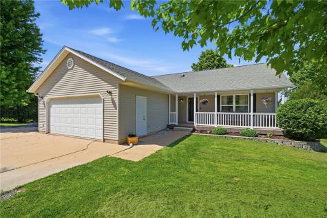 904 6TH Avenue Coggon IA 52218