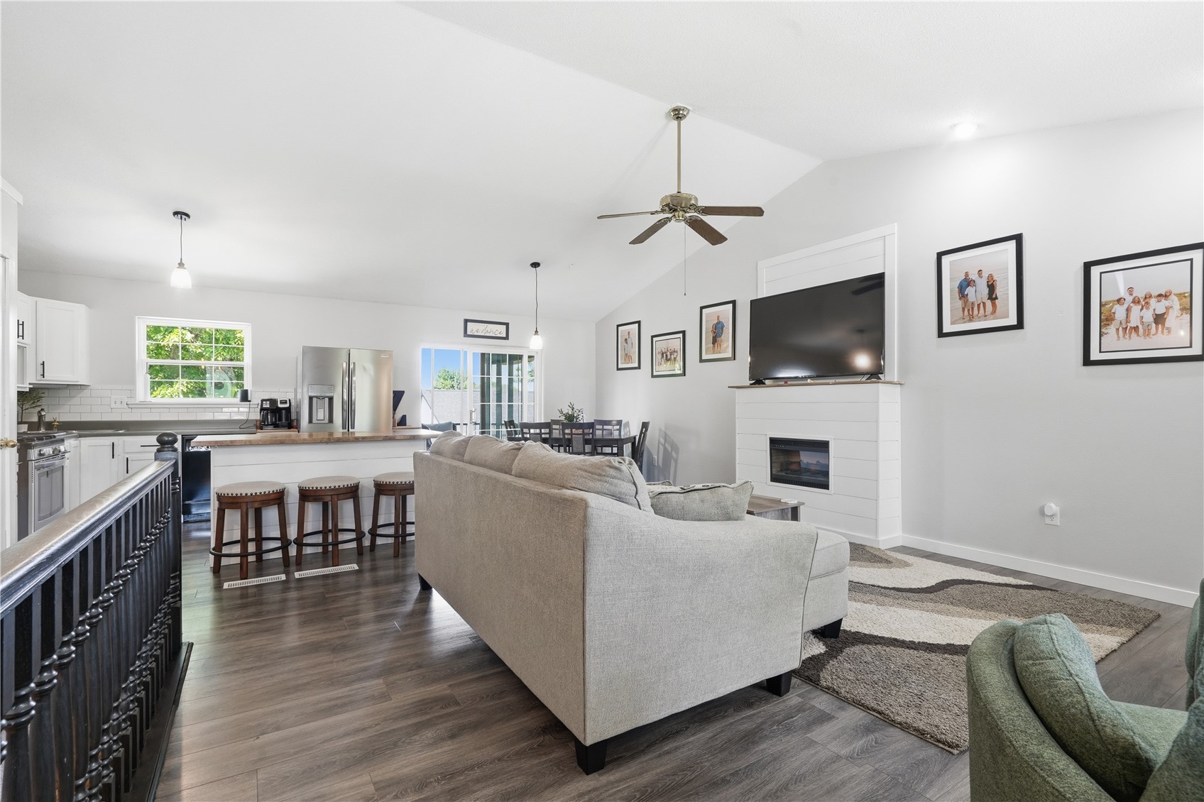 904 6th Avenue Coggon IA 52218