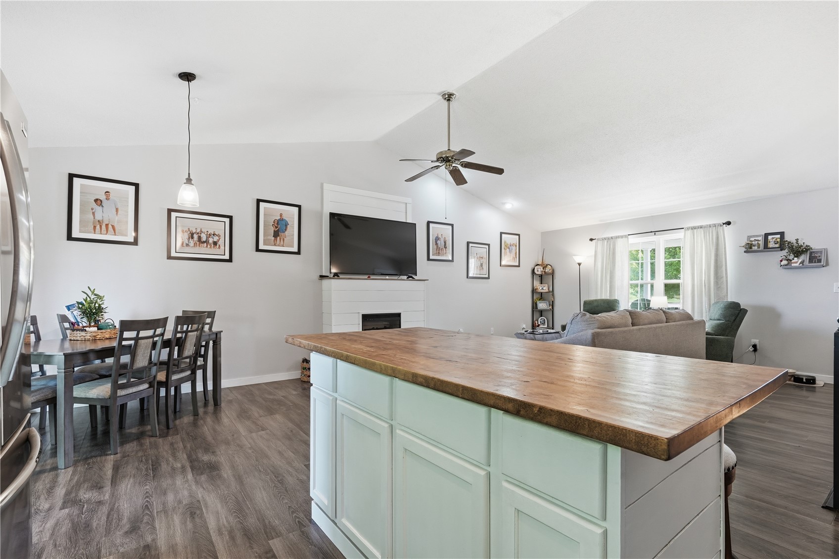 904 6th Avenue Coggon IA 52218