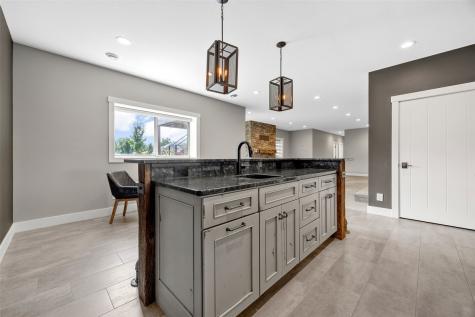 6007 Sanden Road Cedar Rapids IA 52411