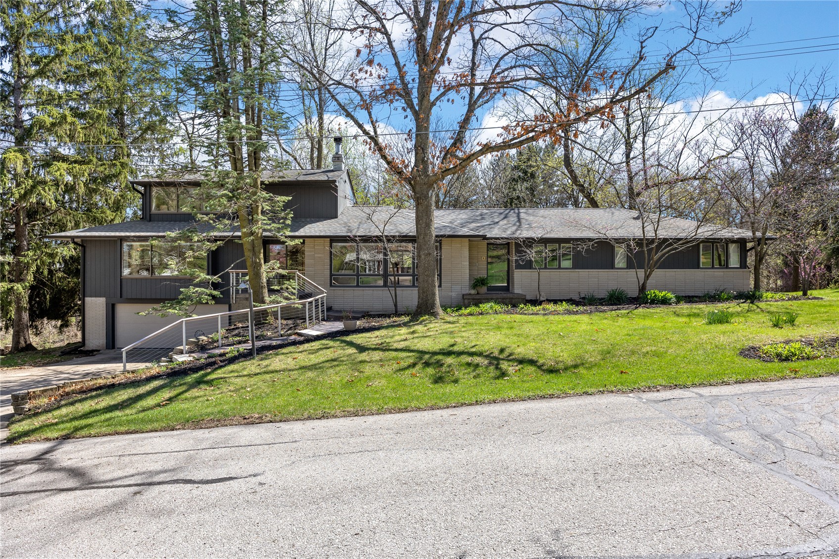 12 Fairview Knoll NE Iowa City IA 52240