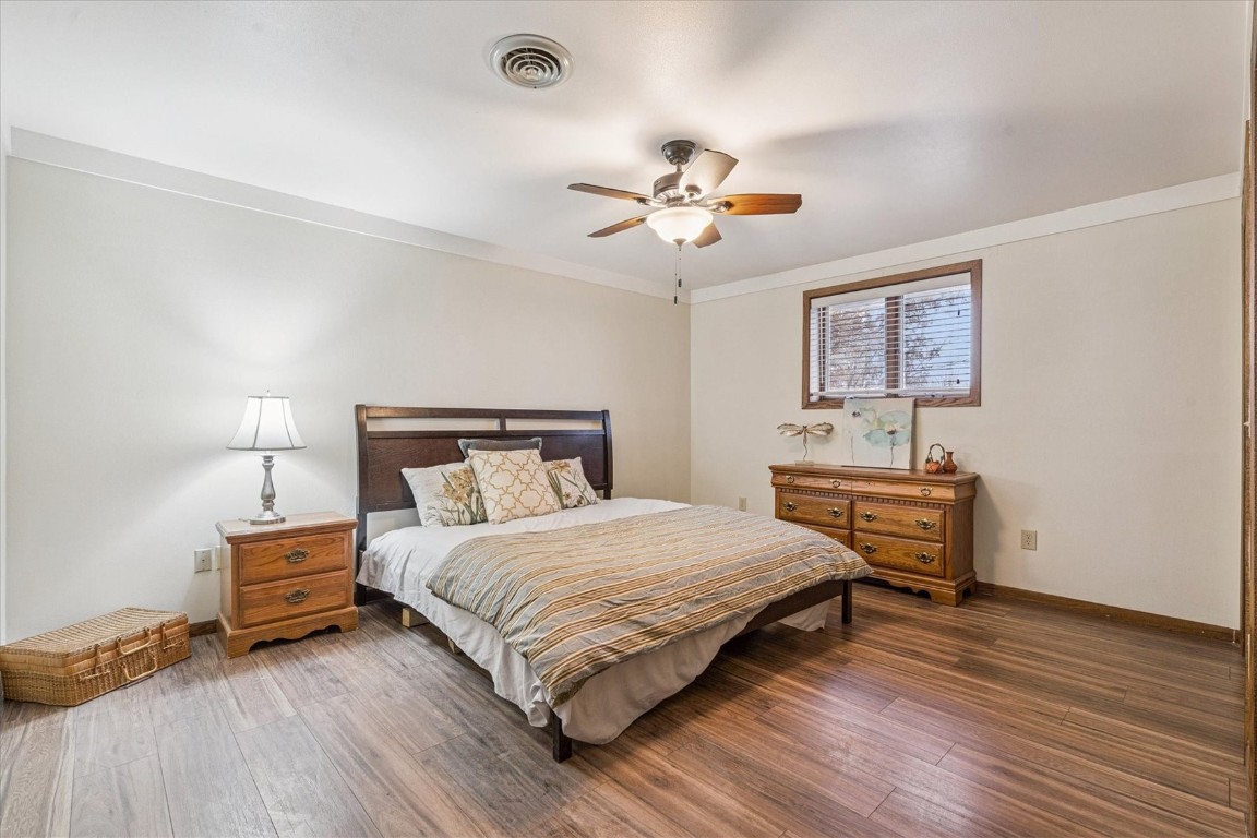 912 E 2nd Street Vinton IA 52349