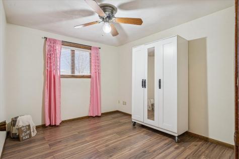 912 E 2nd Street Vinton IA 52349