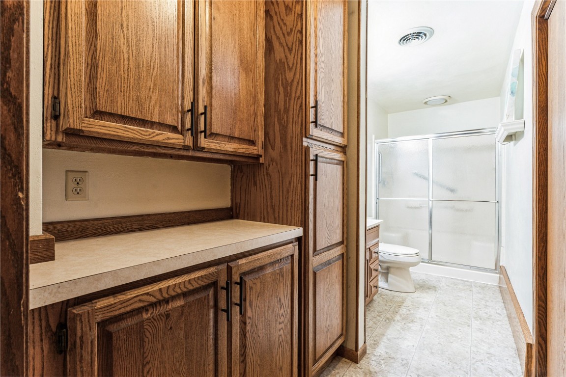 912 E 2nd Street Vinton IA 52349