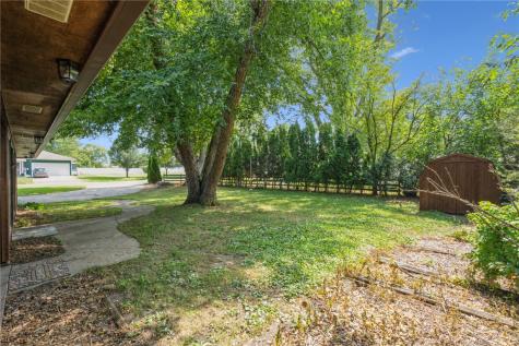 912 E 2nd Street Vinton IA 52349