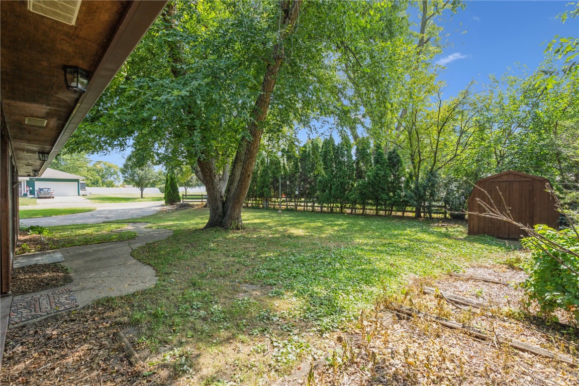 912 E 2nd Street Vinton IA 52349