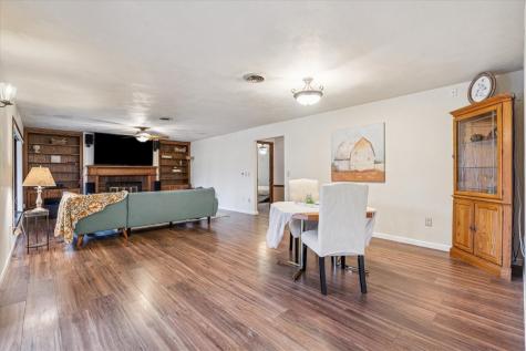 912 E 2nd Street Vinton IA 52349