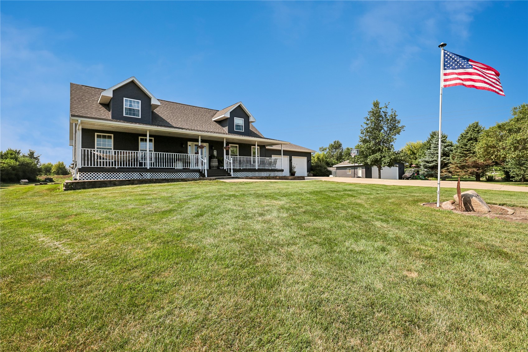 1065 Shae Drive Palo IA 52324
