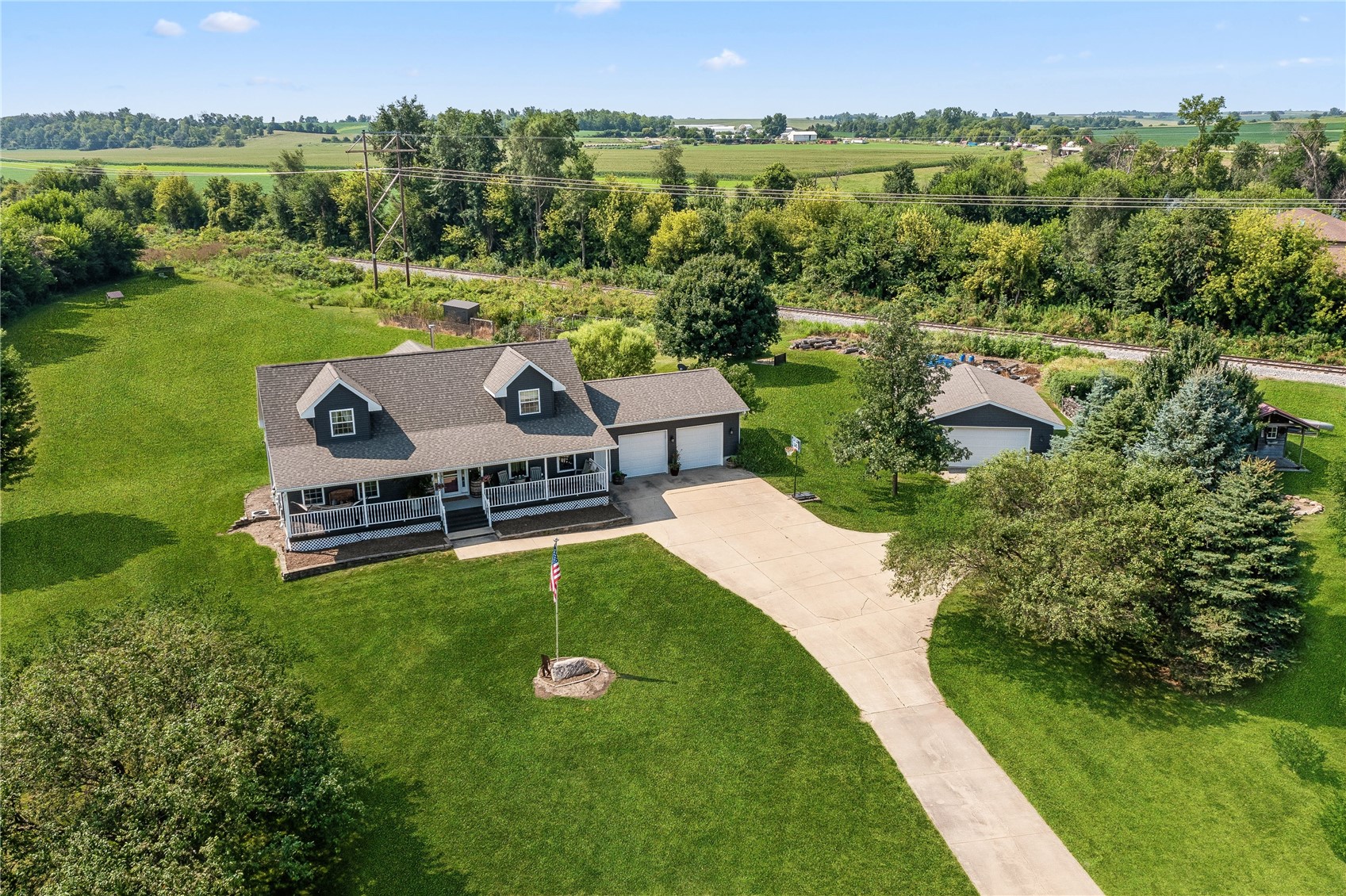 1065 Shae Drive Palo IA 52324